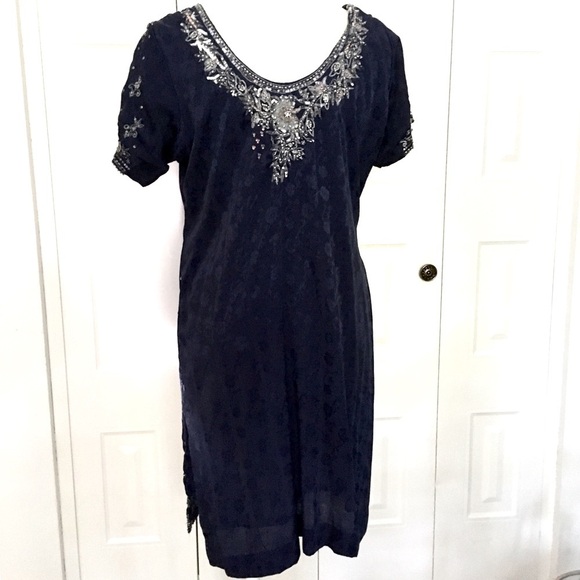 Handcrafted midnight blue beaded sequined kameez - Picture 2 of 8